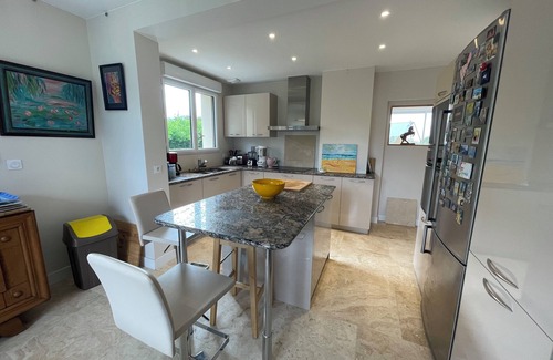 Ver-sur-Mer Villa | Villa "ART" in a quiet location 300 m from the beach