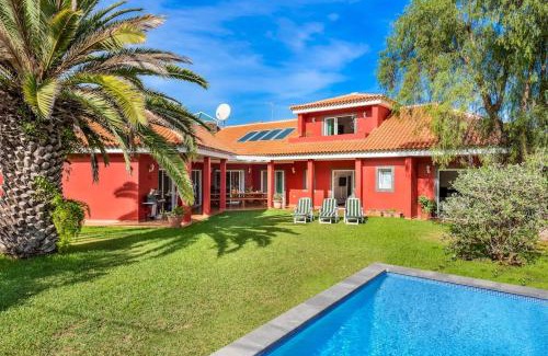 Puerto de la Cruz Villa | Villa Artigar, garden, swimming pool and bbq.