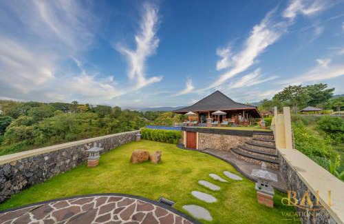 Kayu Putih Villa | Villa Asem Kembar-Breathtaking Clifftop Luxury Honeymoon Villa!