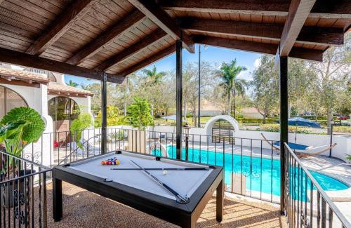 Miami Shores Villa | Villa at St James Unit A Luxury Pool Villa, Pet Friendly