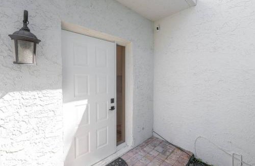 Miami Shores Villa | Villa at St James Unit A Luxury Pool Villa, Pet Friendly