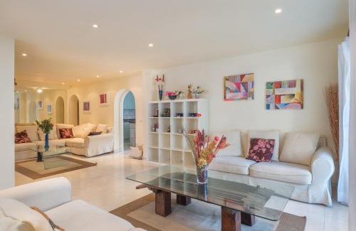 San Pedro de Alcantara Villa | Villa at the Beach