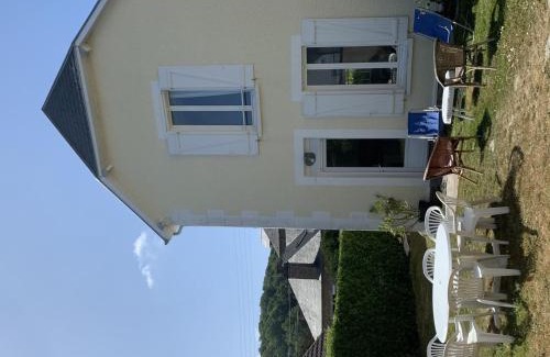 Jullouville House | Villa au Calme avec Jardin, Proche Plage et Commerces, Wifi et Équipements Complets - FR-1-361-117