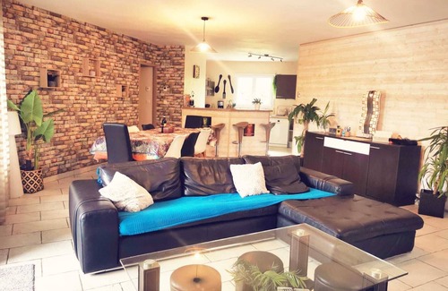 Saucats Villa | Villa au Calme Avec Piscine & SPA Proche du Bassin D'arcachon et de Bordeaux