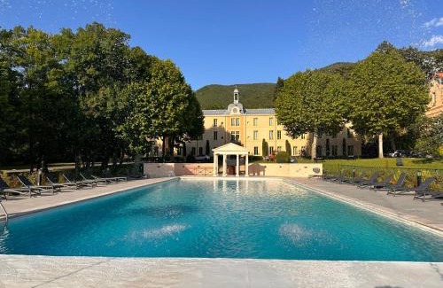 Montbrun-les-Bains Apartment | Villa Aulan, Luxe et Repos au Château des Gipières