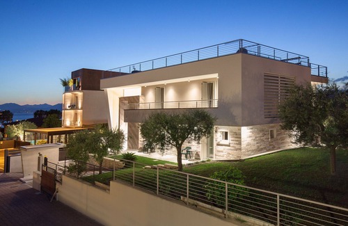 Cisano Apartment | Villa Aurora APT1