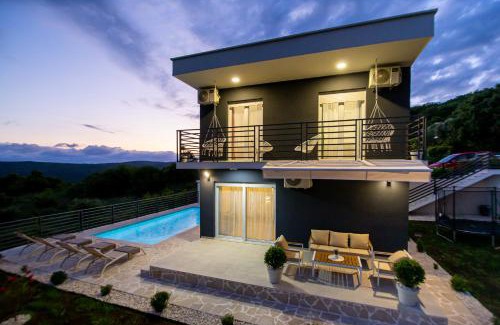 Gorovici Villa | Villa Aurora