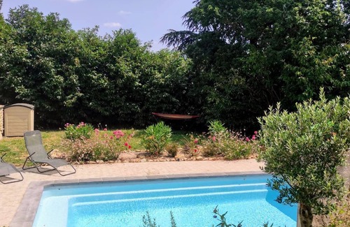Brousses-et-Villaret House | Villa Avec Piscine Extérieure, au Calme, Idéale Pour les Familles