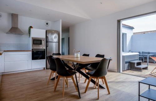 Lagord House | Villa avec Jacuzzi et Clim à Marsilly