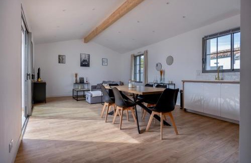 Lagord House | Villa avec Jacuzzi et Clim à Marsilly