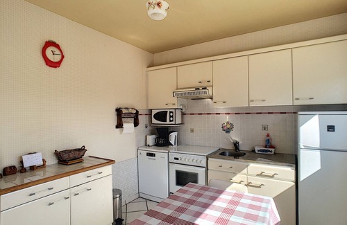 Jullouville-les-Pins House | Villa avec Jardin, à 100m de la Plage et Proche Commerces - Spacieuse et Confortable