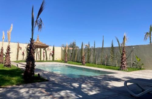 District of Sidi Youssef Ben Ali Villa | Villa avec piscine, jardin et parking privé située à 10 minutes du centre de Marrakech - ARK Realty