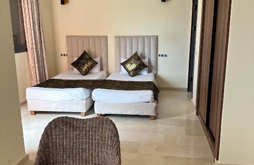 Agdal Villa | Villa avec pool privé avenue Mohamed 6 zone touristique Agdal