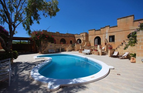 Xaghra Villa | Villa Aya - 2 Bedroom with Shared Pool