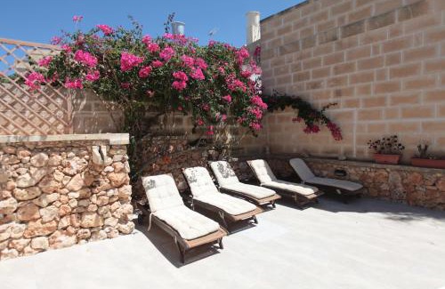 Xaghra Villa | Villa Aya - 2 Bedroom with Shared Pool