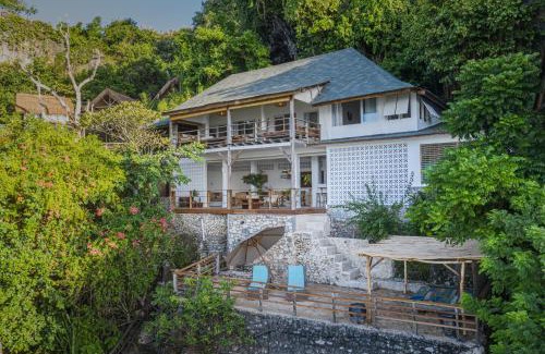 Tanjungbenoa House | Villa Ayunan 3 BR on Bingin Beach