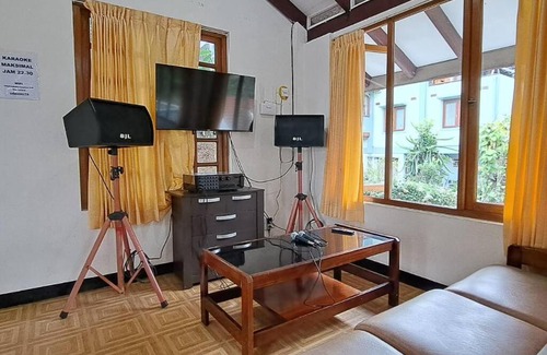 Parongpong Villa | Villa Azalea Lembang Bandung