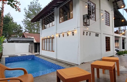 Parongpong Villa | Villa Azalea Lembang Bandung