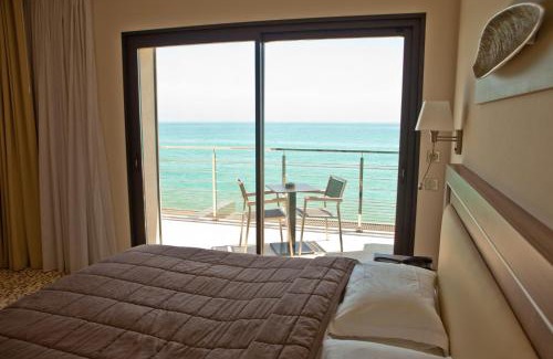 Villeneuve Loubet Beach Hotel | Villa Azur