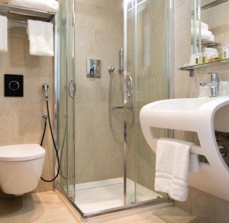 Villeneuve Loubet Beach Hotel | Villa Azur