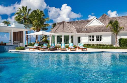 Leeward Settlement Villa | Villa Azure Turks Caicos
