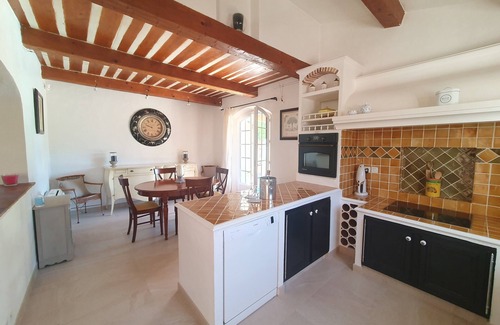 Puget-sur-Argens Villa | Villa B.Real Provencal charm at the foot of the vineyards