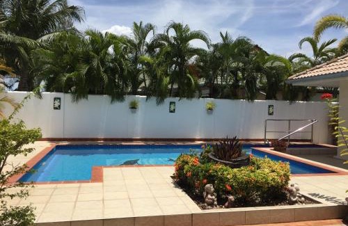 Pranburi Villa | Villa Baansiesom