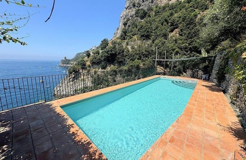 Furore Villa | Villa Babila: A charming two-story villa set into the cliff, sheer above the sea and with direct access to the sea, with Free WI-FI.