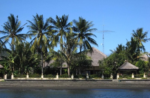 Dencarik Villa | Villa Bahagia, Lovina beach villa with private pool at - up to 10 people