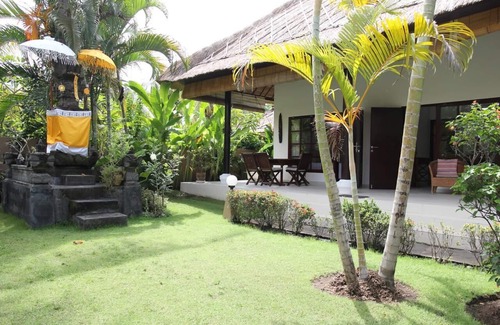 Dencarik Villa | Villa Bahagia, Lovina beach villa with private pool at - up to 10 people