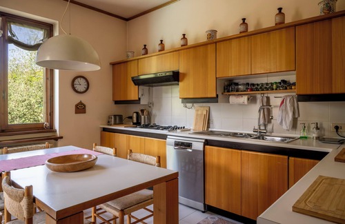 Azzano Villa | [Villa Balbianello] Pool and Covered Parking