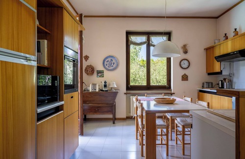 Azzano Villa | [Villa Balbianello] Pool and Covered Parking