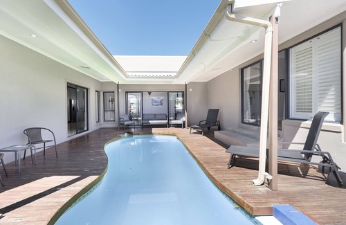 West Beach House | Villa Balmoral 14 - Six Bedroom House, Sleeps 12