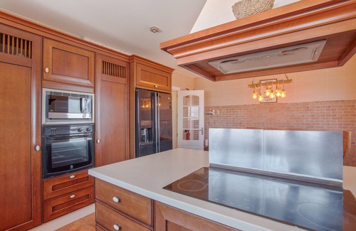 Santa Brigida Apartment | 'Villa bandama golf Galdar-06' with sea views, Wi-Fi and air conditioning