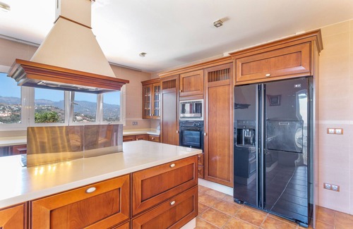 Santa Brigida Apartment | 'Villa bandama golf Galdar-06' with sea views, Wi-Fi and air conditioning
