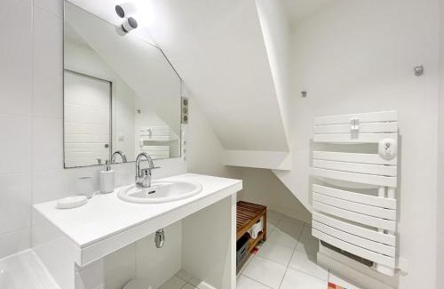 Les Sables d'Olonne House | Villa Bastion Arago à deux pas de la Grande Plage des Sables - 8 pers