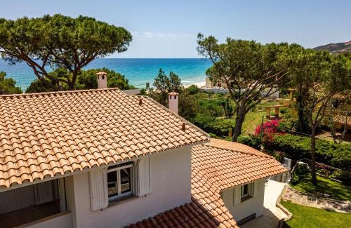 Santa Margherita di Pula Villa | Villa Beachfront Marina