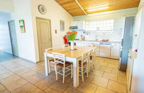 Montvert-les Bas House | villa * beautiful sea view near St Pierre