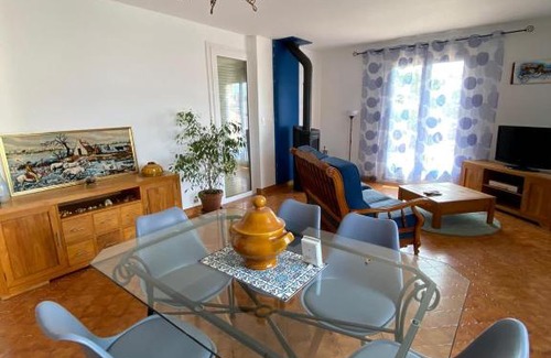 Bagnols-sur-Ceze House | Villa Bel-horizon, soleil du sud