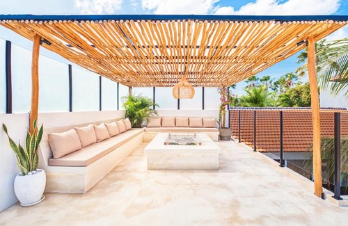 Berawa Villa | Villa Belize - Lush & Private 4-BDR Villa with Rooftop Terrace