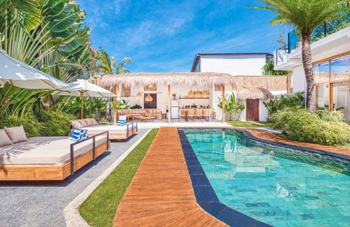 Berawa Villa | Villa Belize - Lush & Private 4-BDR Villa with Rooftop Terrace