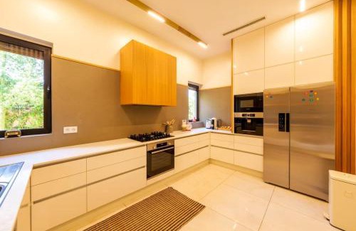 Oulad Khallouf Villa | Villa Belkis, games, Hammam, swimming pool, not overlooked