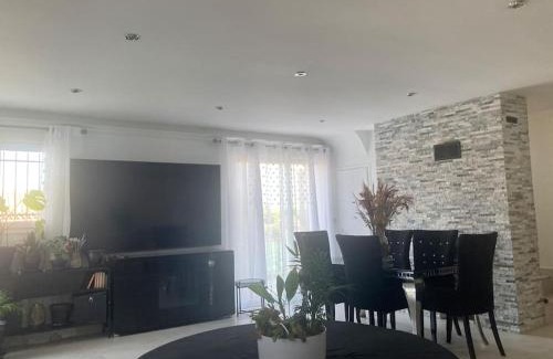 Villeneuve-Loubet Villa | Villa Bella