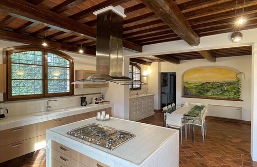 Certaldo Villa | "Villa Bellavista" with Private Pool, Private Whirlpool & Wi-Fi