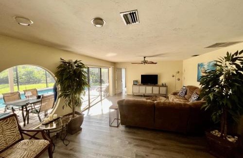 Kings Lake House | VILLA BELLY in Naples
