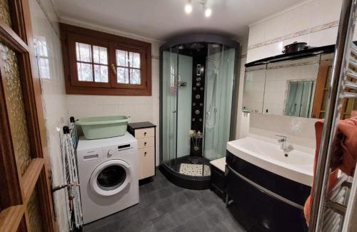 Levens Apartment | Villa Benni - Swimming pool mountain view - Happy Rentals