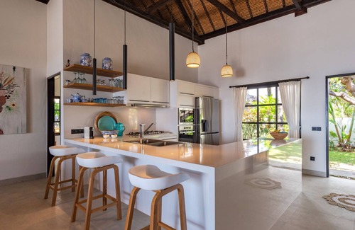 Banjartegehe Villa | Villa Bersama: Live The Bali Dream in this Luxury Beach Front Villa with Staff!