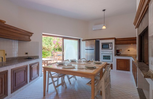Portobello Villa | Villa 'Beth Luis Nion' with Sea View, Private Terrace and Wi-Fi