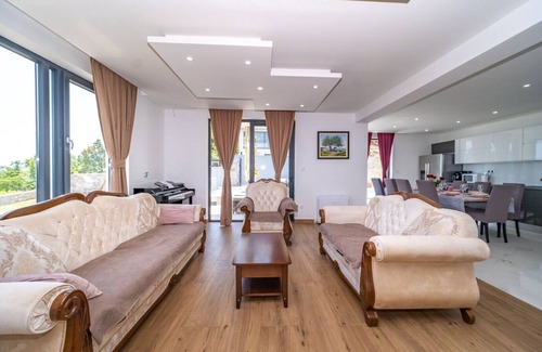 Opatija Villa | Villa Biber - Luxurious 5-Bedroom villa with Private Pool and Stunning view over the Kvarner Bay