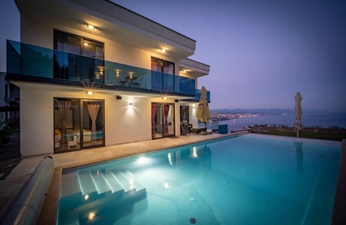 Opatija Villa | Villa Biber - Luxurious 5-Bedroom villa with Private Pool and Stunning view over the Kvarner Bay